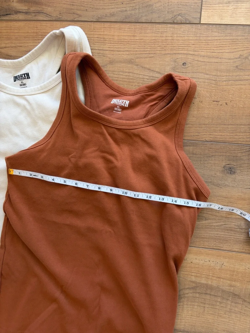 Bundle of Duluth Trading Co No Yank Racerback Tanks Shelf Bra - Rust & Cream - Picture 4 of 6